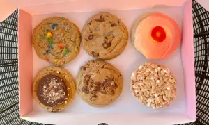 How to Store Crumbl Cookies? - Top Food Storage Reviews