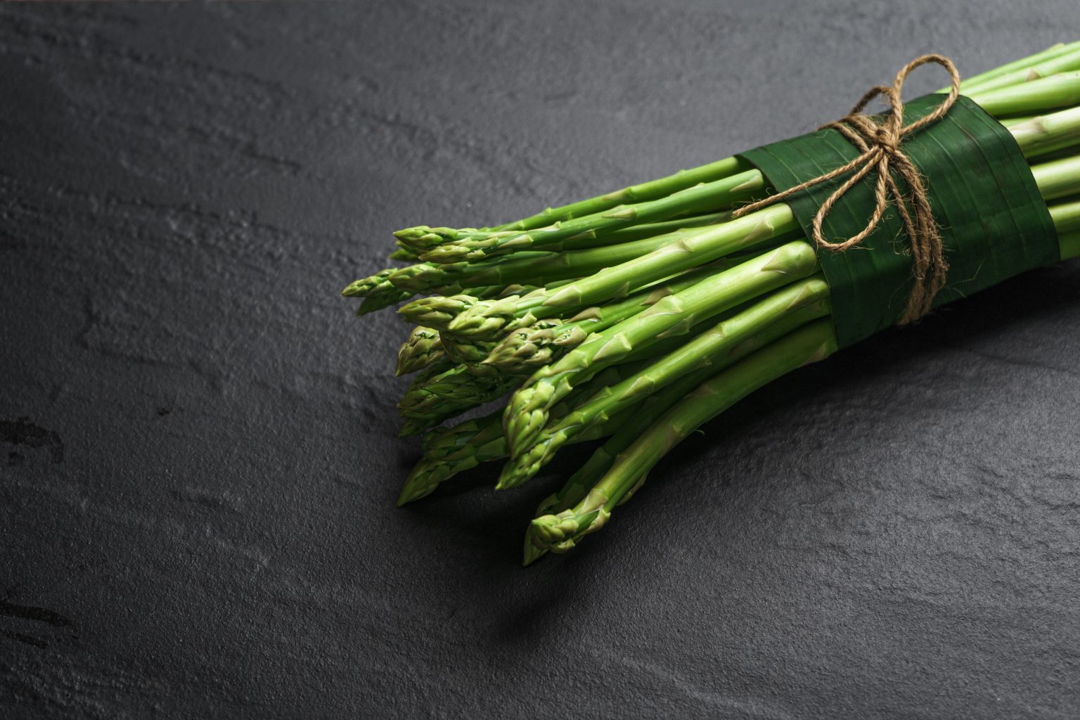 How to Store Asparagus in the Fridge