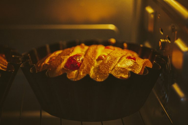 How Long to Reheat a Pie in the Oven?