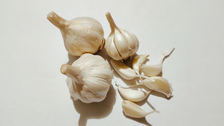 How Do You Store Garlic