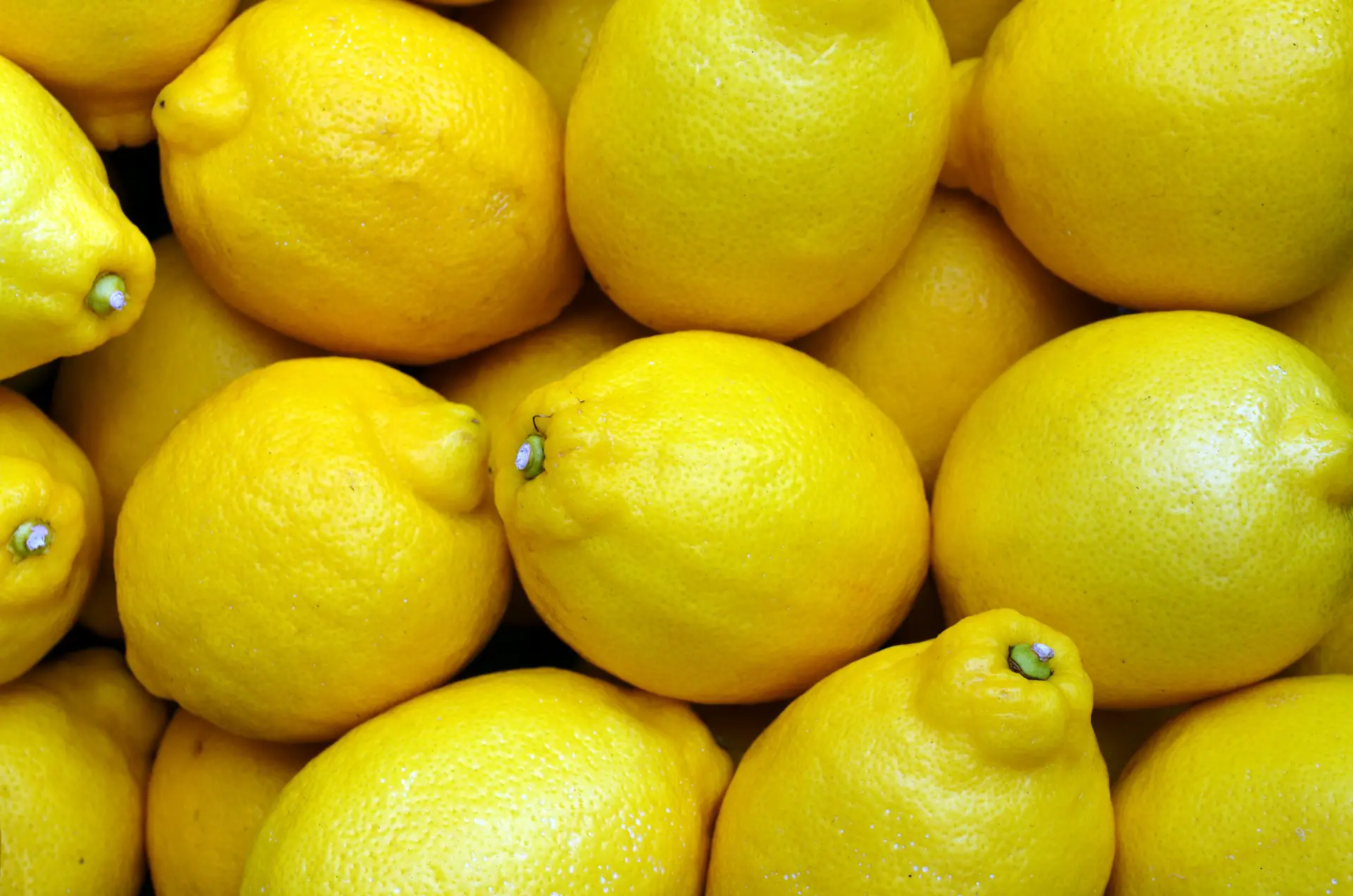 How to Freeze Lemons